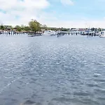 4 Person In *